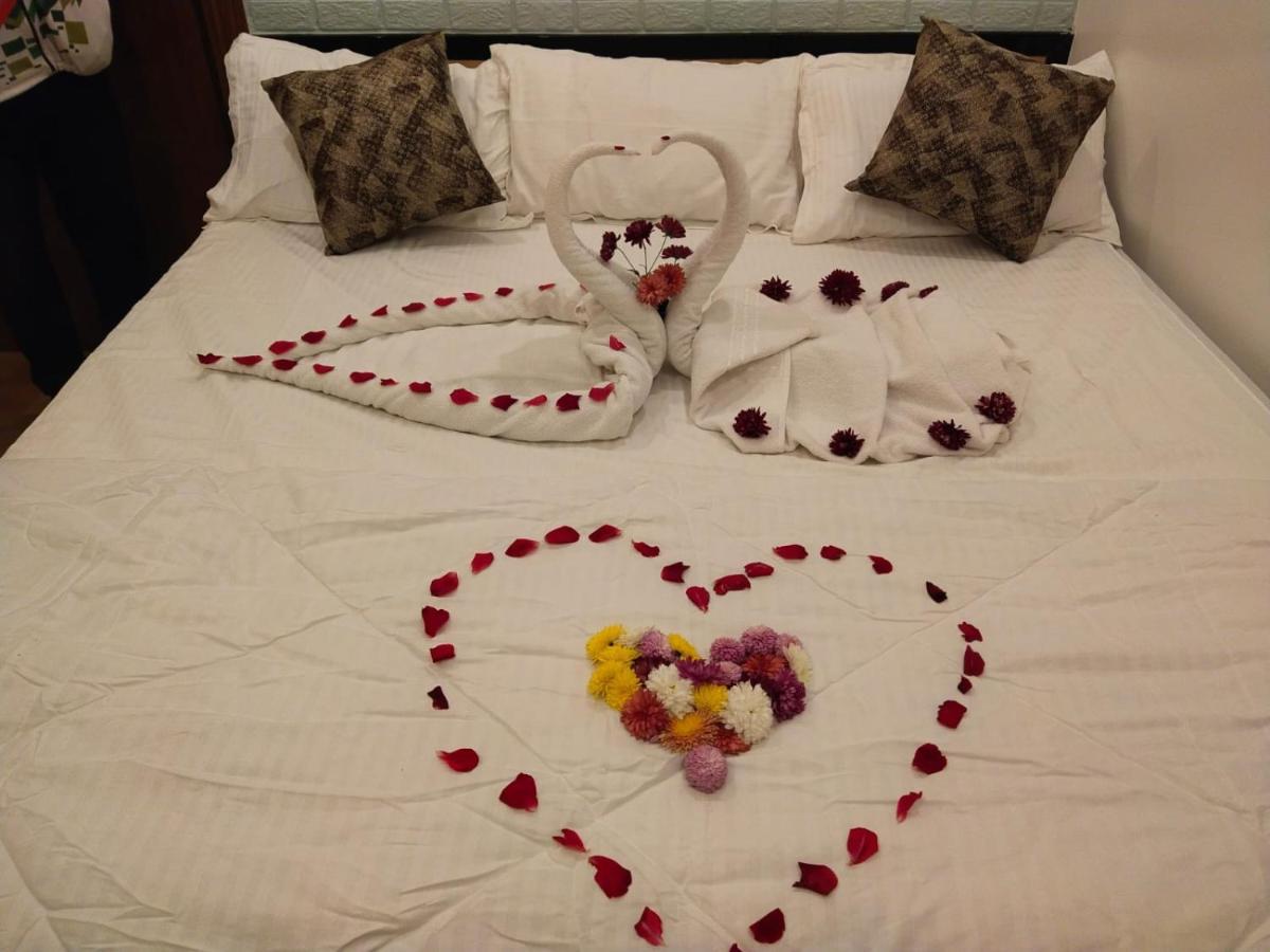 Hotel Charulata Residency Bolpur Esterno foto